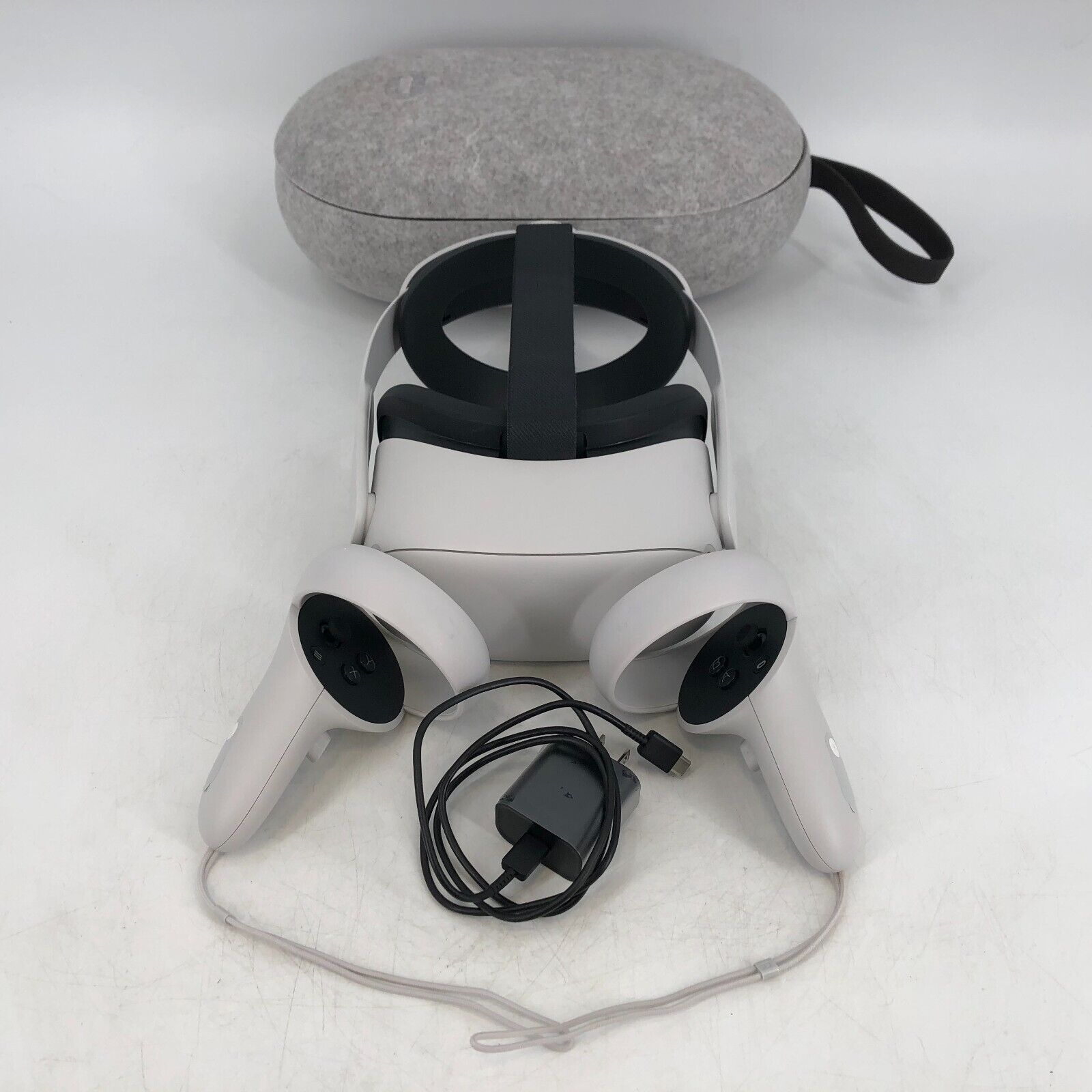 Oculus Quest 2 VR 64GB Headset Excellent Cond. w/ Case/Controllers/Elite  Strap