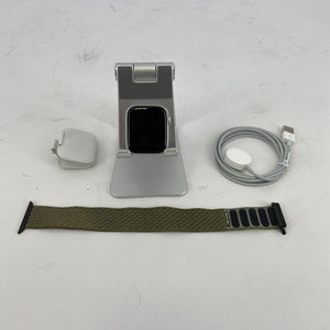 Apple Watch Series 8 (GPS) Silver Sport 45mm w/ Nike Green Sport Loop - 9/10