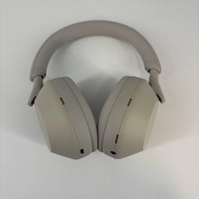 Load image into Gallery viewer, Sony WH-1000XM5 Headphones Silver