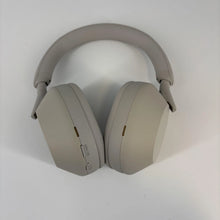 Load image into Gallery viewer, Sony WH-1000XM5 Headphones Silver