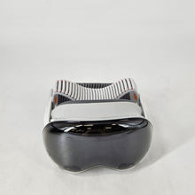 Load image into Gallery viewer, Apple Vision Pro (M5) 1TB
