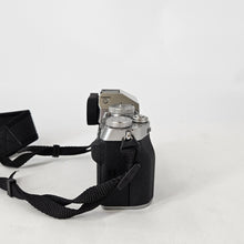 Load image into Gallery viewer, Fujifilm X-T5 40MP Silver