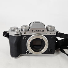 Load image into Gallery viewer, Fujifilm X-T5 40MP Silver