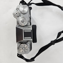 Load image into Gallery viewer, Fujifilm X-T5 40MP Silver