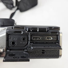 Load image into Gallery viewer, Fujifilm X-T5 40MP Silver