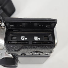 Load image into Gallery viewer, Fujifilm X-T5 40MP Silver