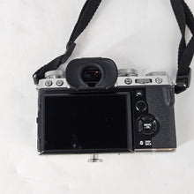 Load image into Gallery viewer, Fujifilm X-T5 40MP Silver