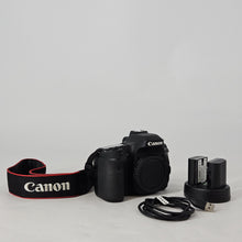 Load image into Gallery viewer, Canon EOS 80D 24.2MP Black