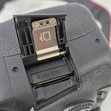 Load image into Gallery viewer, Canon EOS 80D 24.2MP Black