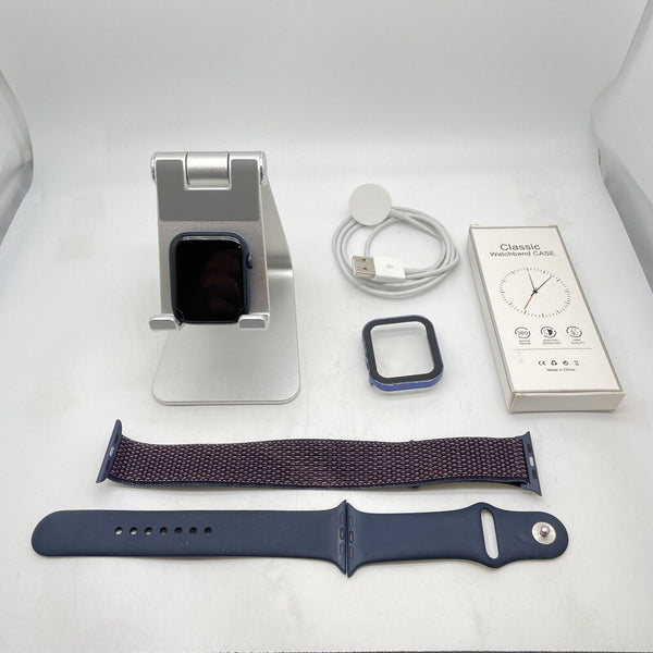 Apple Watch Series 6 (GPS) Blue Sport 44mm w/ Blue Sport - Excellent