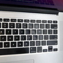Load image into Gallery viewer, Apple MacBook Pro Retina 15 Mid 2015 Silver 2.5 GHz Intel Core i7 4th Gen. 16GB RAM 960GB Solid State Drive AMD Radeon R9 M370X 2 GB