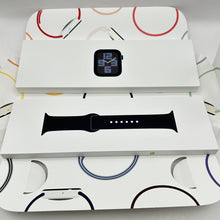 Load image into Gallery viewer, Apple Watch (SE) 2nd Gen. 40mm Black WiFi 32GB