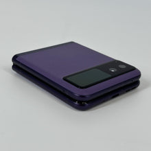 Load image into Gallery viewer, Motorola Razr (2023) 8GB RAM 128GB Purple (GSM Unlocked)
