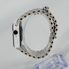 Load image into Gallery viewer, Apple Watch (Series 5) 40mm White Unlocked 32GB