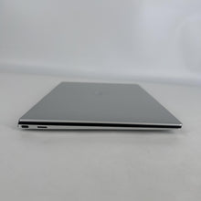 Load image into Gallery viewer, XPS 13 9300 Silver 1.0 GHz Intel Core i5 10th Gen. 8GB RAM 256GB Solid State Drive
