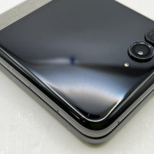 Load image into Gallery viewer, Motorola Razr (2026) 256GB Hematite (GSM Unlocked)