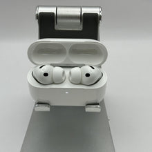 Load image into Gallery viewer, Apple AirPods Pro 3 USB-C White