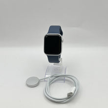 Load image into Gallery viewer, Apple Watch (SE) 2nd Gen. 44mm Silver Unlocked 32GB