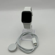 Load image into Gallery viewer, Apple Watch (Series 8) 41mm Silver Unlocked 32GB