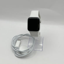 Load image into Gallery viewer, Apple Watch (SE) 2nd Gen. 40mm Silver Unlocked 32GB