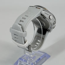 Load image into Gallery viewer, Garmin Fenix 8 AMOLED Edition 43mm Silver GPS