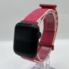 Load image into Gallery viewer, Apple Watch (SE) 2nd Gen. 40mm Black WiFi 32GB