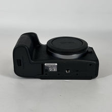 Load image into Gallery viewer, Canon EOS R8 24.2MP Black