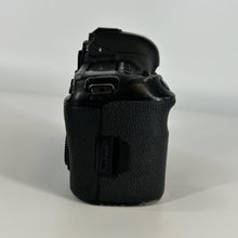 Load image into Gallery viewer, Canon EOS 5D Mark IV 30.4MP Black