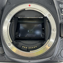 Load image into Gallery viewer, Canon EOS 5D Mark IV 30.4MP Black