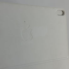 Load image into Gallery viewer, Apple Magic Keyboard for iPad Air 11in(M3) A3339 White