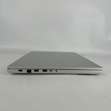 Load image into Gallery viewer, Razer Blade 18 2023 White 2.2 GHz Intel Core i9 13th Gen. 64GB RAM 2TB Solid State Drive 4TB Solid State Drive NVIDIA GeForce RTX 4090 16 GB