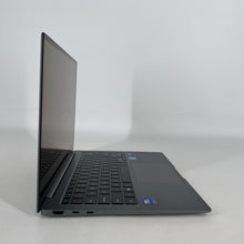 Load image into Gallery viewer, Samsung Galaxy Book5 Pro 14 Silver 2.2 GHz Intel Core Ultra 7 Series 2 32GB RAM 1TB Solid State Drive