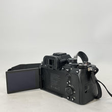 Load image into Gallery viewer, Sony Alpha 7 IV 33MP Black