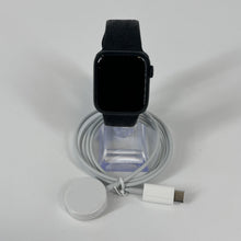 Load image into Gallery viewer, Apple Watch (SE) 2nd Gen. 40mm Black Unlocked 32GB