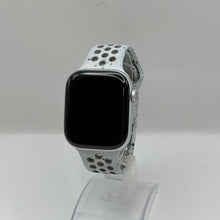 Load image into Gallery viewer, Apple Watch (Series 11) 46mm Silver WiFi 64GB