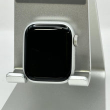 Load image into Gallery viewer, Apple Watch (Series 8) 41mm Silver WiFi 32GB