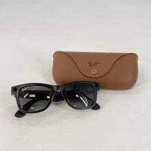 Load image into Gallery viewer, Meta Ray-Ban Meta Wayfarer (Gen 1) Matte Black 32GB