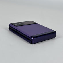 Load image into Gallery viewer, Motorola Razr (2023) 8GB RAM 128GB Purple (GSM Unlocked)