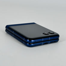 Load image into Gallery viewer, Motorola Razr (2025) 256GB Blue (TracFone)