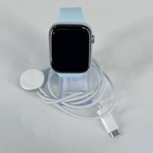 Load image into Gallery viewer, Apple Watch (Series 7) 45mm Silver Unlocked 32GB