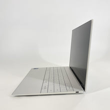 Load image into Gallery viewer, Dell XPS 13 9350 Silver 2.2 GHz Intel Core Ultra 7 Series 2 16GB RAM 512GB Solid State Drive