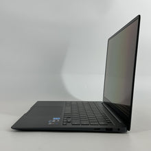 Load image into Gallery viewer, Samsung Galaxy Book3 Pro 14 Graphite 2.2 GHz Intel Core i7 13th Gen. 16GB RAM 512GB Solid State Drive