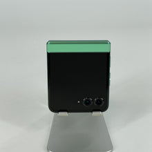 Load image into Gallery viewer, Motorola Razr (2025) 256GB Green (TracFone)