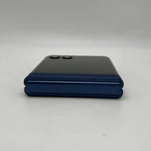 Load image into Gallery viewer, Motorola Razr (2025) 256GB Blue (Cricket)