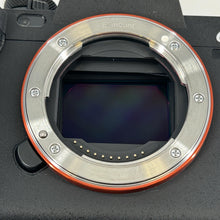 Load image into Gallery viewer, Sony Alpha 7 IV 33MP Black