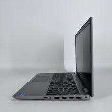 Load image into Gallery viewer, Dell Latitude 5540 15.6 Silver 1.7 GHz Intel Core i7 13th Gen. 16GB RAM 512GB Solid State Drive