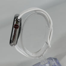Load image into Gallery viewer, Apple Watch (Series 8) 45mm Silver Unlocked 32GB