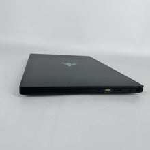 Load image into Gallery viewer, Razer Blade 15 Advanced 2019 Black 2.2 GHz Intel Core i7 8th Gen. 16GB RAM 256GB Solid State Drive NVIDIA GeForce RTX 2070 8 GB