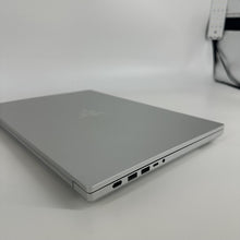 Load image into Gallery viewer, Razer Blade 16 2024 Silver 2.2 GHz Intel Core i9 14th Gen. 32GB RAM 2TB Solid State Drive NVIDIA GeForce RTX 4080 12 GB