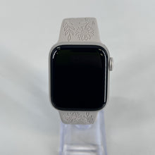 Load image into Gallery viewer, Apple Watch (SE) 2nd Gen. 40mm Silver Unlocked 32GB